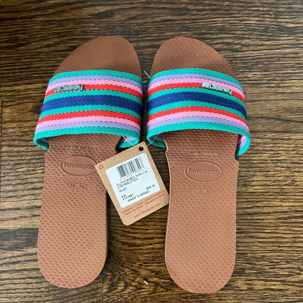 NWT Havianas  sandals size 6